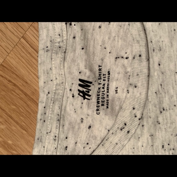 H&M T Shirt - Picture 1 of 2